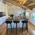 Luka Apartment