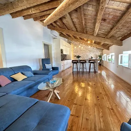 Luka Apartment